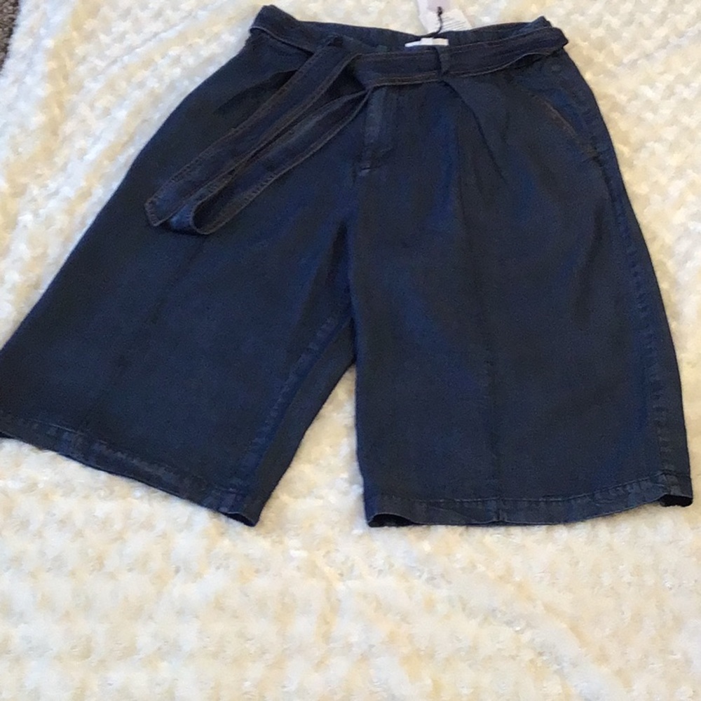 NWT a loves a Lightweight Jean Shorts